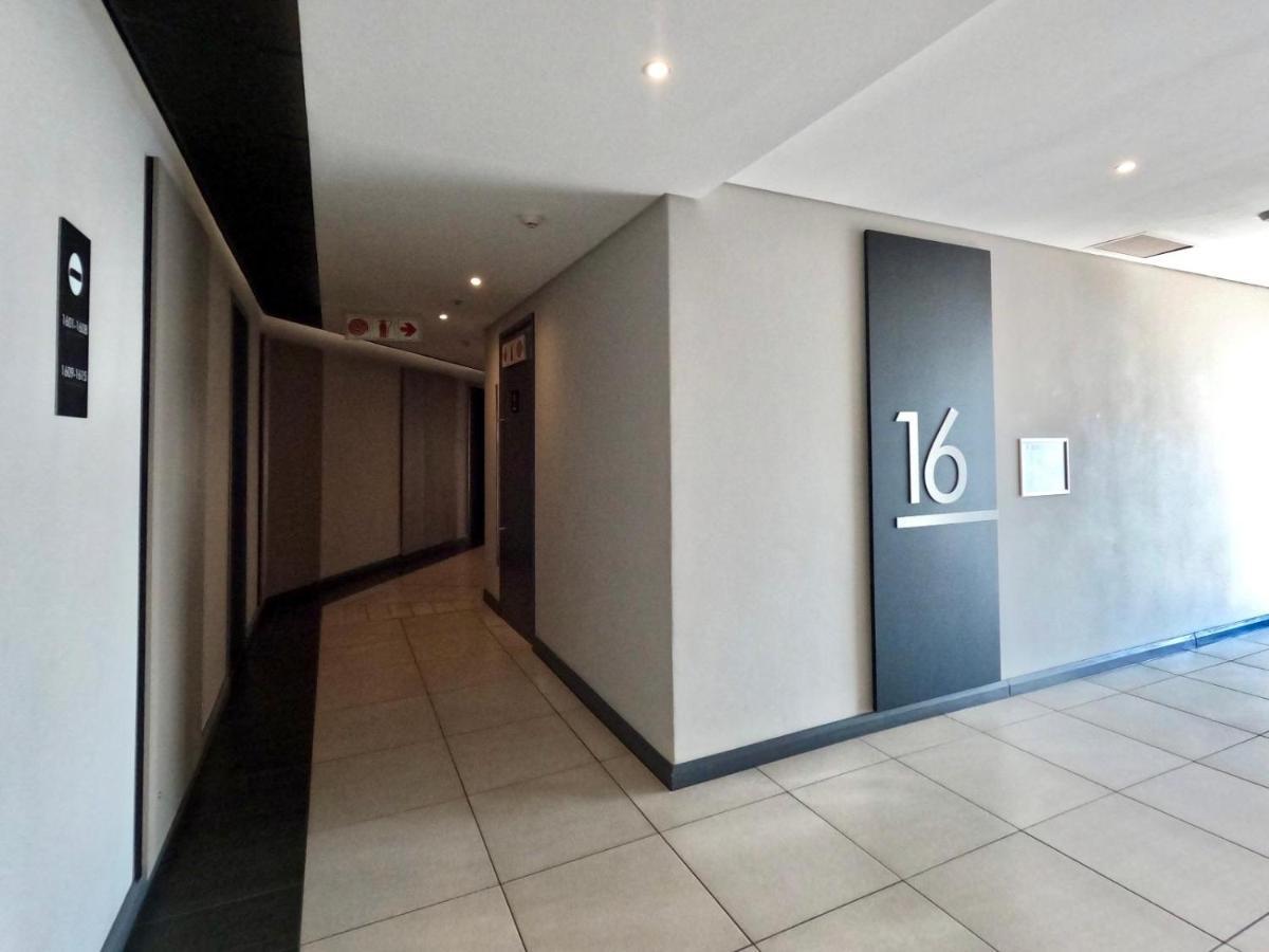 Menlyn Maine Apartments 프레토리아 외부 사진